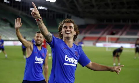 Griezmann tươi như hoa trong ngày Atletico 'hạ nhục' Real Madrid