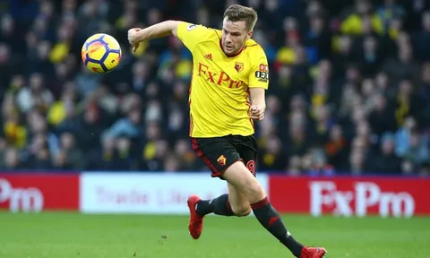 Huyền thoại M.U đề nghị bán tên sân Old Trafford để thu về gần 1 tỷ bảng