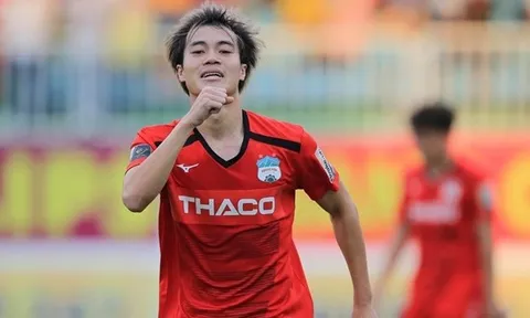 HAGL: Cả nguồn sống bỗng chốc thu bé lại bằng... Văn Toàn