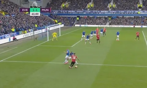 10 hình ảnh thú vị trận Everton 1-1 MU: Fernandes biến nhà vua World Cup thành 'gã hề'