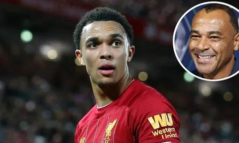 "Alexander-Arnold không nên thay đổi cách chơi, ngay cả khi anh ấy mắc lỗi"