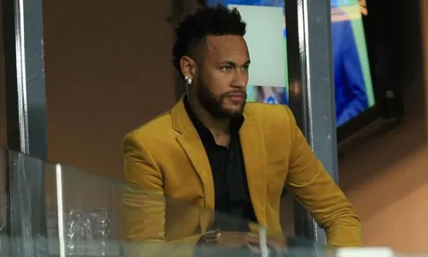 Học Pogba, Neymar làm loạn để được rời PSG