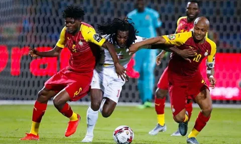 "Cậu ấy giống Ballack hồi trẻ, là cầu thủ hay nhất nước Đức lúc này"