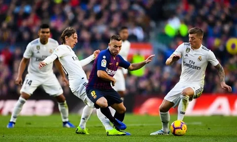 Fan Aston Villa sợ hãi: "Man Utd đang dòm ngó, hi vọng cậu ấy đừng đi"