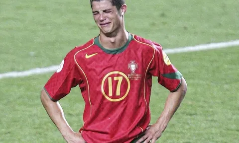 9 khoảnh khắc "yếu đuối" của dàn sao làng túc cầu: Nuối tiếc Messi