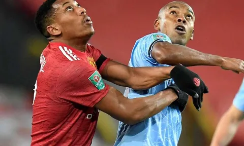M.U thất bại, Anthony Martial có tình huống đáng xấu hổ