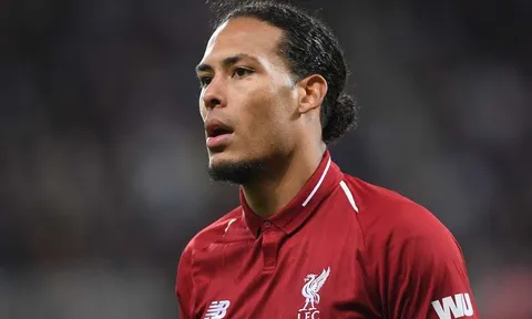 "Cậu ấy giống Van Dijk, đến Man Utd sẽ bước lên đẳng cấp khác"