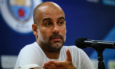 Pep khó chịu vì bị Jurgen Klopp xếp vào nhóm 'trọc phú'