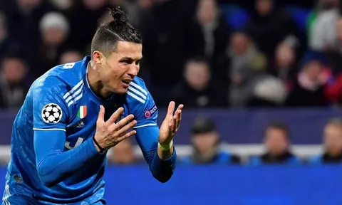 CHOÁNG! Ronaldo sút hỏng 38/38 quả đá phạt ở Juventus