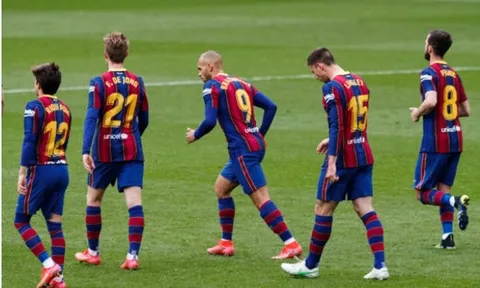 "Sẽ không có ai đứng về phía Lenglet, cậu ta đang bị cô lập"