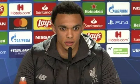 Họp báo ở Madrid, sao Liverpool "tranh thủ" khen ngợi 2 đồng đội