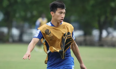 Bỏ ngoài tai việc "xuất ngoại", Đoàn Văn Hậu miệt mài cho Hà Nội FC