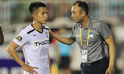 HLV Lee Tae-hoon: HAGL muốn trụ hạng phải thay đổi một điều