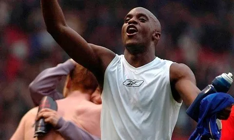 Đây, ký ức về bài hát ''hàng tiền vệ hay nhất thế giới'' ở Anfield