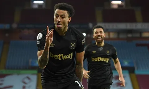 SỐC! Lingard tỏa sáng với cú đúp, CĐV M.U liền đòi... bán đứt