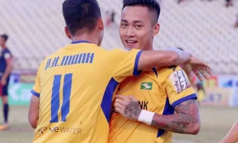 Cựu tuyển thủ U23 Việt Nam lập cú đúp, SLNA đẩy Khánh Hòa vào "cửa tử"