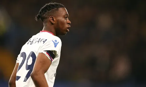 'Quái thú' 60 triệu bảng có hơn gì các hậu vệ của Man Utd?