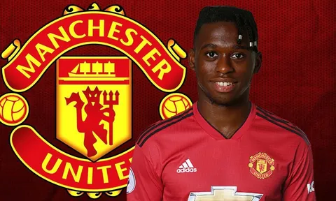 Aaron Wan-Bissaka xuất hiện, 3 cái tên Man United sau nên biết run sợ