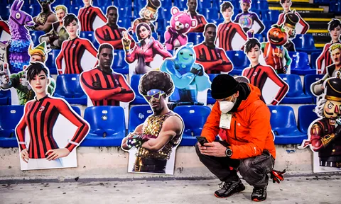 AC Milan chào đón hàng loạt nhân vật nổi tiếng trên khán đài San Siro