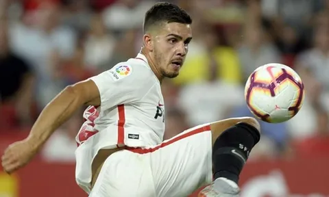 AC Milan chốt giá bán “hậu duệ của Ronaldo” cho Southampton
