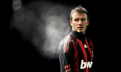 AC Milan đối đầu David Beckham vì "phù thủy thành Manchester"