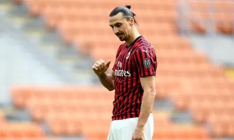 Vừa sa thải huyền thoại, Milan đã nhận cú sốc đầu tiên