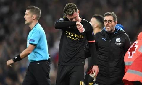 Ác mộng ùa về, 'trò cưng' của Pep khóc nức nở ngay tại Bernabeu