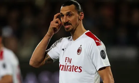 VAR từ chối Zlatan, Milan bị cầm hòa bởi quả penalty gây tranh cãi