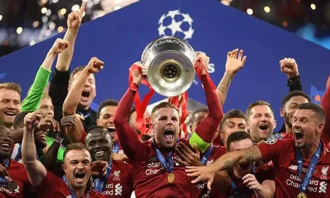 10 CLB có thu nhập cao nhất làng túc cầu 5 năm qua: Ngỡ ngàng thành Manchester, Số 1 là ai?