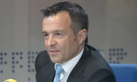 Vệ binh Cộng hòa khám nhà Jorge Mendes