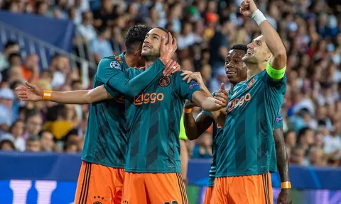 Ajax mất De Jong lẫn De Ligt vẫn khiến châu Âu khiếp sợ, Chelsea run rẩy