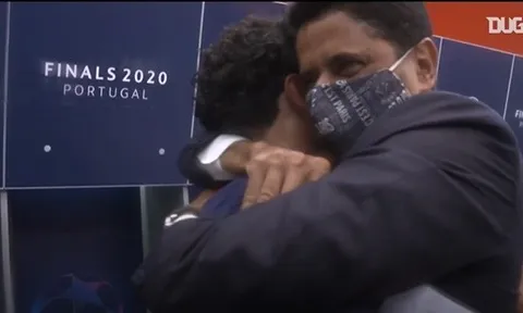 Al-Khelaifi 'thân chinh' đến phòng thay đồ PSG
