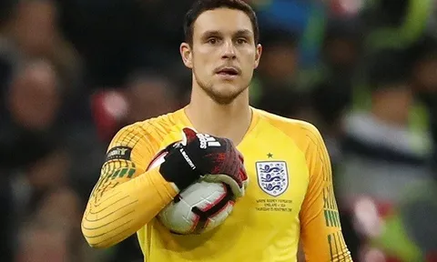 Báo Anh loan tin: 'Ứng viên hàng đầu' thay thế Mignolet là đây