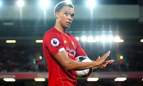 Alexander-Arnold: "Đó là 2 hậu vệ cánh tôi luôn học tập"