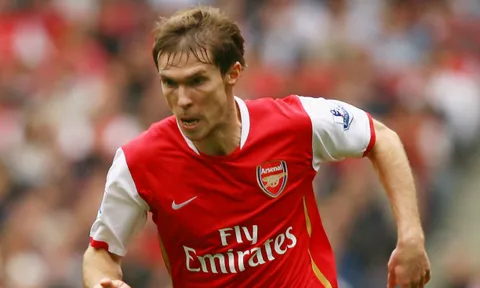 "Tôi đã khóc khi rời Arsenal"