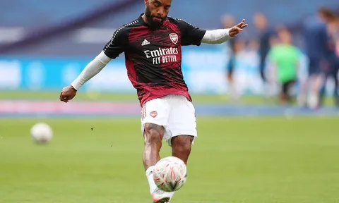 Arteta ra sắc lệnh, Arsenal xác định thời điểm tống khứ Lacazette