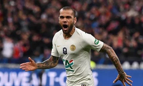Alves: "Tương lai của cậu ấy chỉ hạnh phúc khi ở Barcelona"