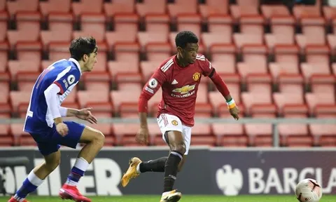 Bùng nổ, tân binh Man United tiếp tục "hủy diệt" đối thủ