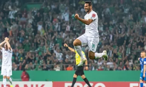 Ấn tượng! "Cận vệ già" của Bundesliga tiếp tục sắm vai kỷ lục gia