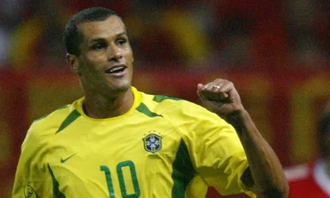 Ăn vạ thô thiển tại World Cup, Rivaldo mất tất cả danh vọng