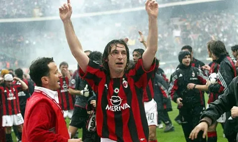 Andrea Pirlo, "nhà thơ vĩ đại" của bóng đá Italia