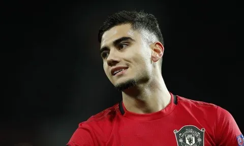 'Sống ảo' quá đà, 'thảm họa' Man Utd phản ứng gay gắt khi bị chê bai