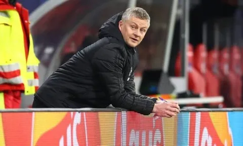Andy Cole nói thẳng lý do Man Utd không thể vô địch