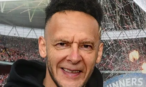 Cười té ghế với loạt ảnh chế Arsenal đả bại Chelsea