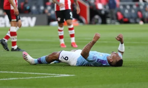 'Người nhện' xuất thần nhập hoá, Man City bị tuyệt phẩm cầu vồng bắn hạ
