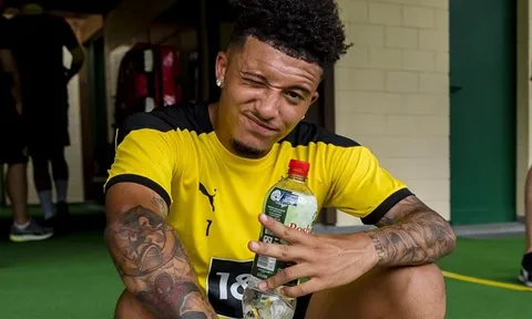 Bị bít đường đến Man United, Sancho phản ứng ra sao?