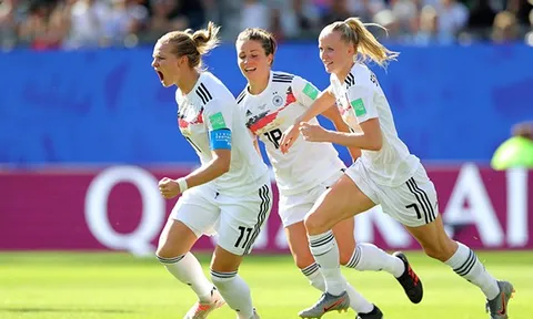 Đè bẹp 'Đại bàng xanh', tuyển nữ Đức giành vé vào tứ kết World Cup