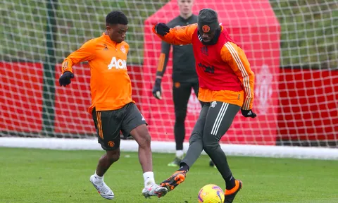 Có lần đầu ở OTF, tân binh Man Utd được chỉ bảo tận tình