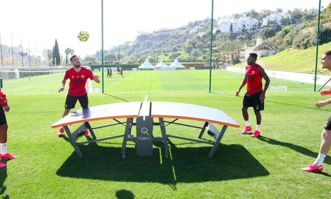 Bruno Fernandes khiến đồng đội trầm trồ trên sân tập Man Utd