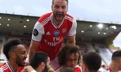 Thần đồng vẽ đường cong tuyệt hảo, Arsenal bẻ nanh 'Bầy sói' ngay tại hang ổ